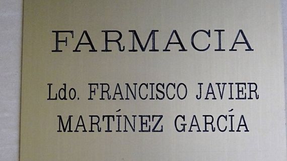 Placa de Farmacia Ldo. Francisco Javier Martínez 